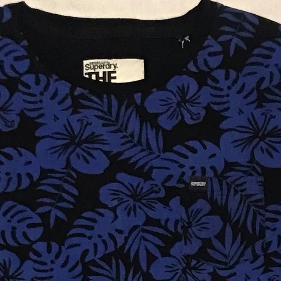 SuperDry T-shirt- Brand New ✨ - Picture 3 of 9